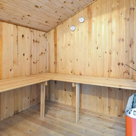 別荘 Four-bedroom In *