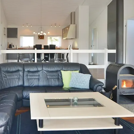 Four-bedroom In エーベルトフト